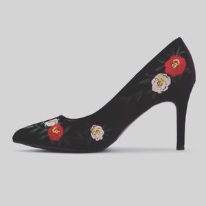 🥀A New Day Black Velvet Floral Embroidered Heels
